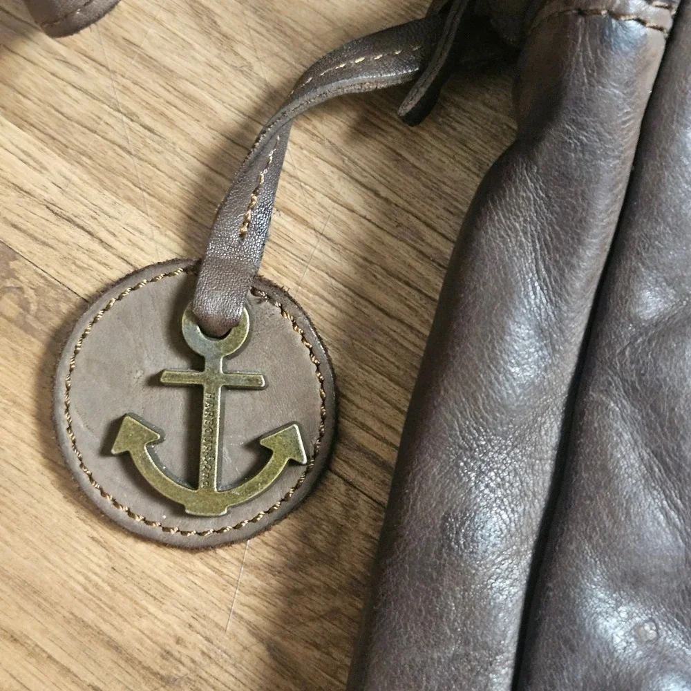 Harbour 2nd Distressed Leather Crossbody Messenger Bag Anchor Logo Patina Rugged